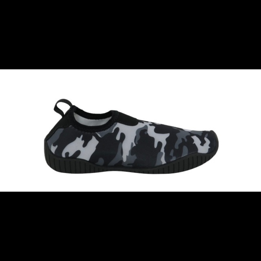 Slip-on water shoe